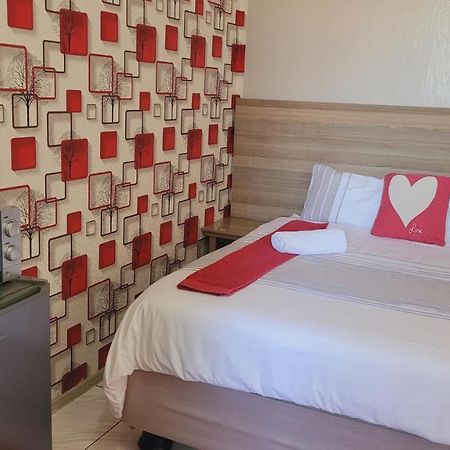 Pab-Love Guest House Kuruman Exterior photo