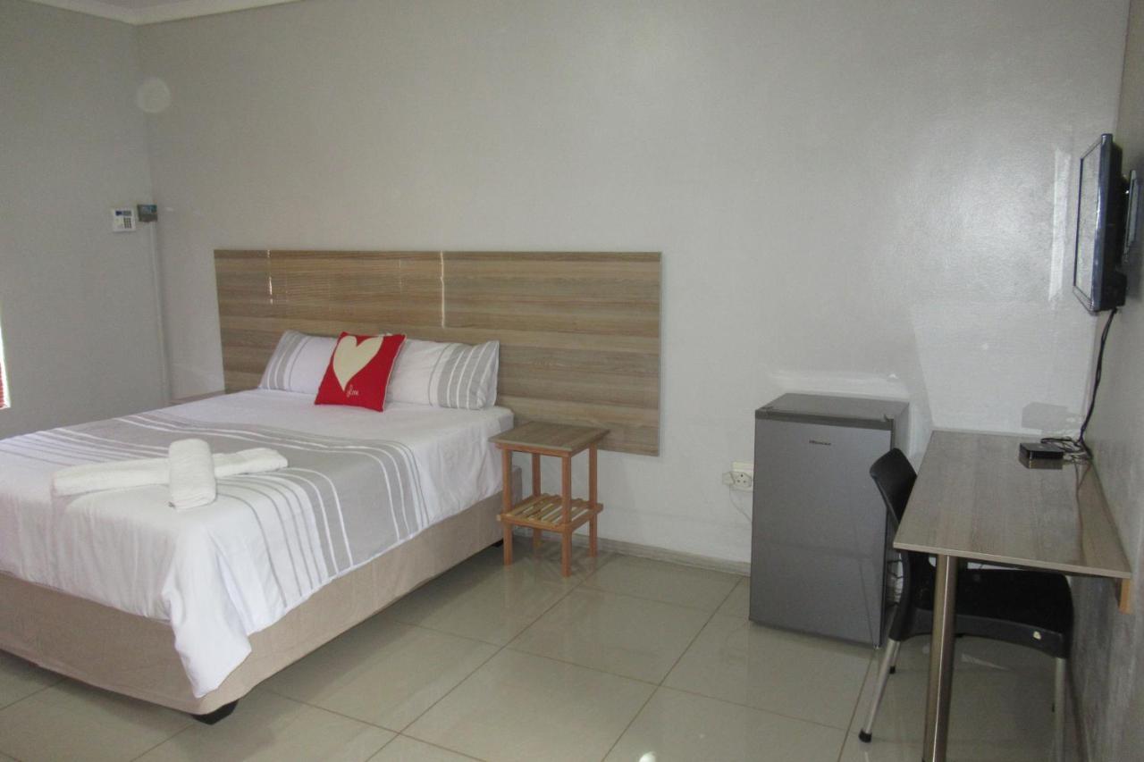 Pab-Love Guest House Kuruman Exterior photo