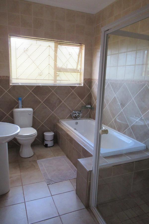 Pab-Love Guest House Kuruman Exterior photo