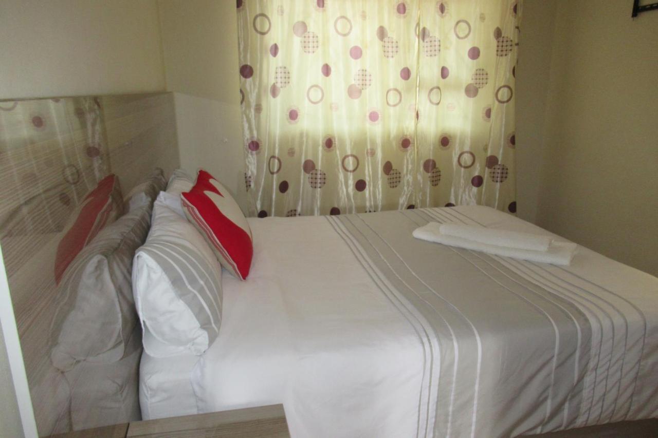 Pab-Love Guest House Kuruman Exterior photo