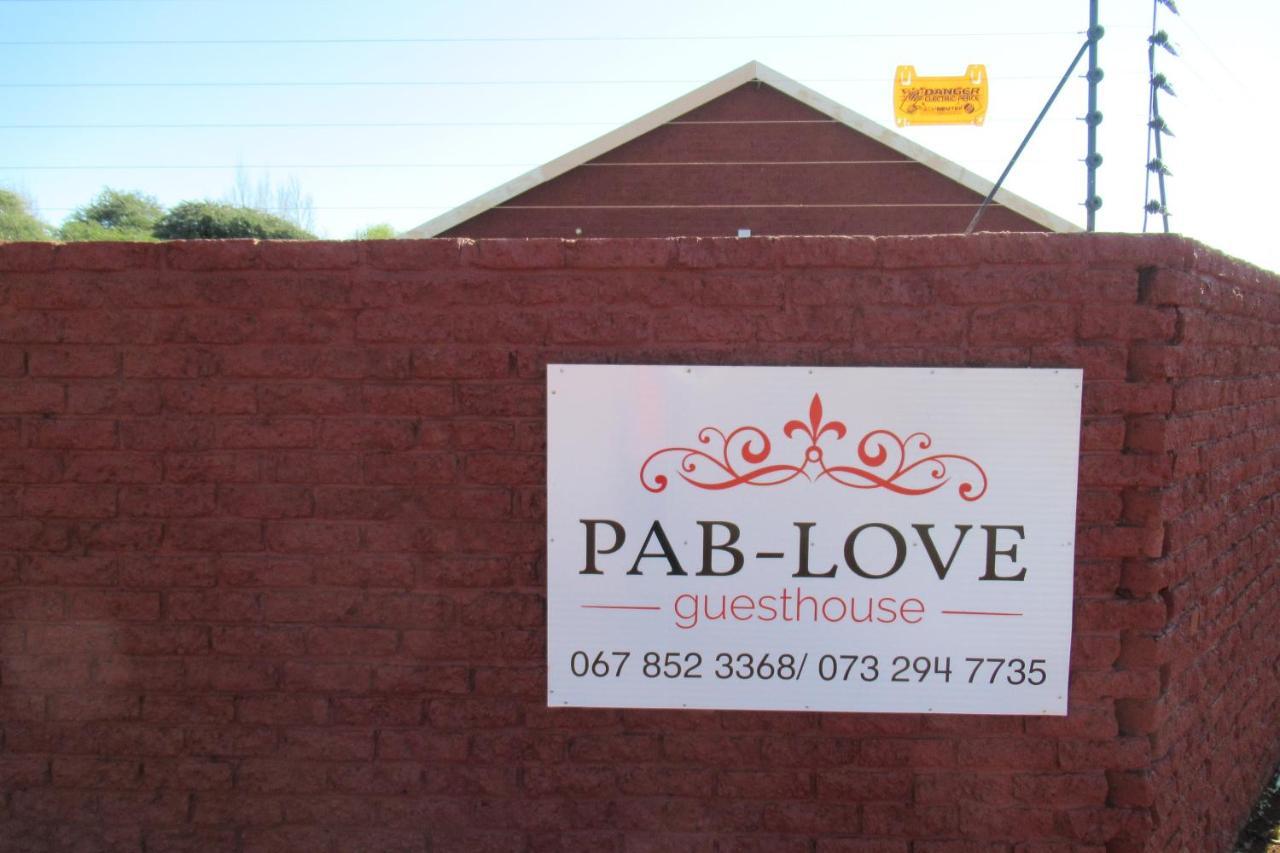 Pab-Love Guest House Kuruman Exterior photo