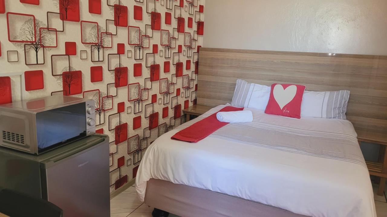 Pab-Love Guest House Kuruman Exterior photo