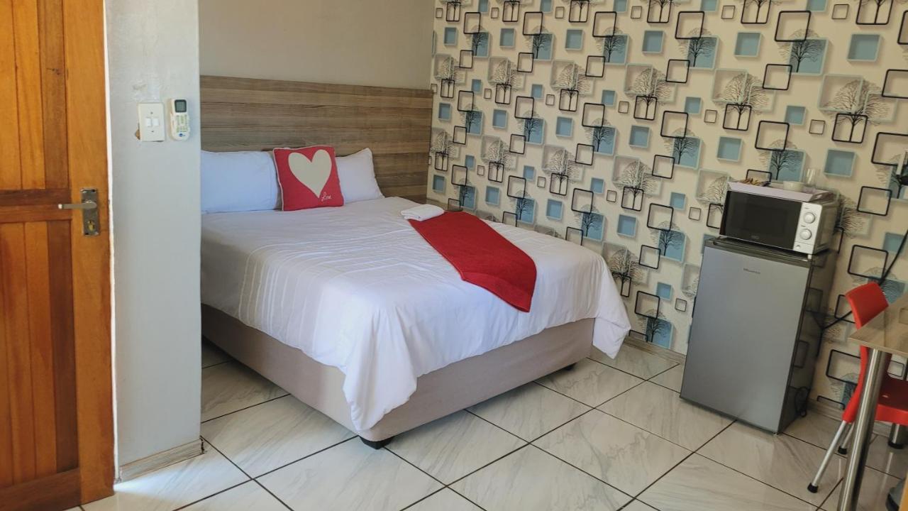 Pab-Love Guest House Kuruman Exterior photo