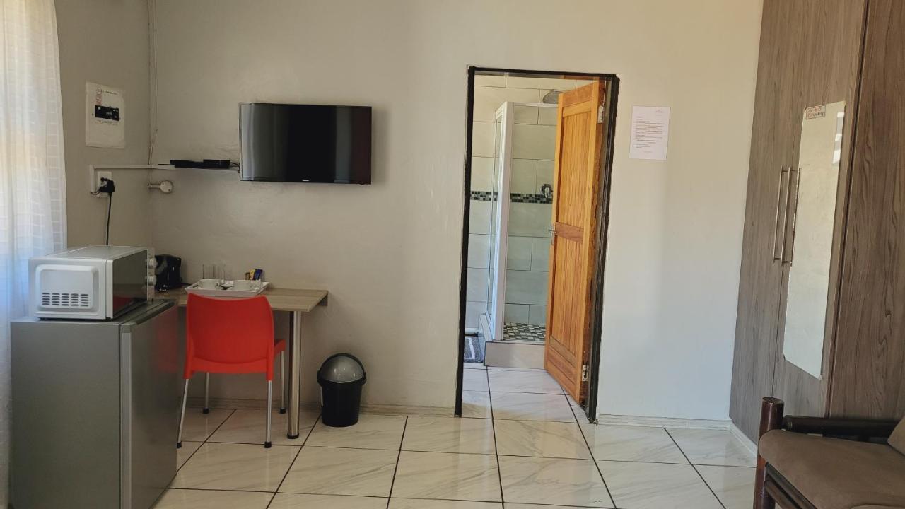 Pab-Love Guest House Kuruman Exterior photo